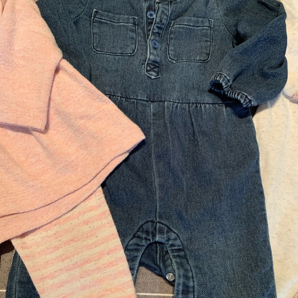 Baby GAP 6-12 month set of 3 outfits - Picture 3 of 7